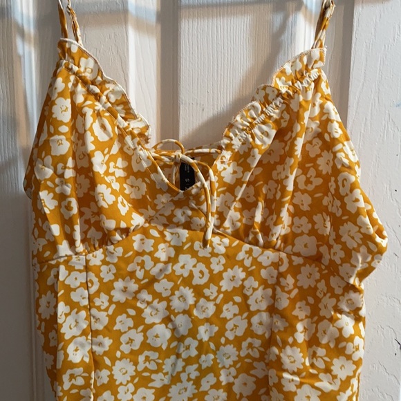 Summer dress - Picture 3 of 3